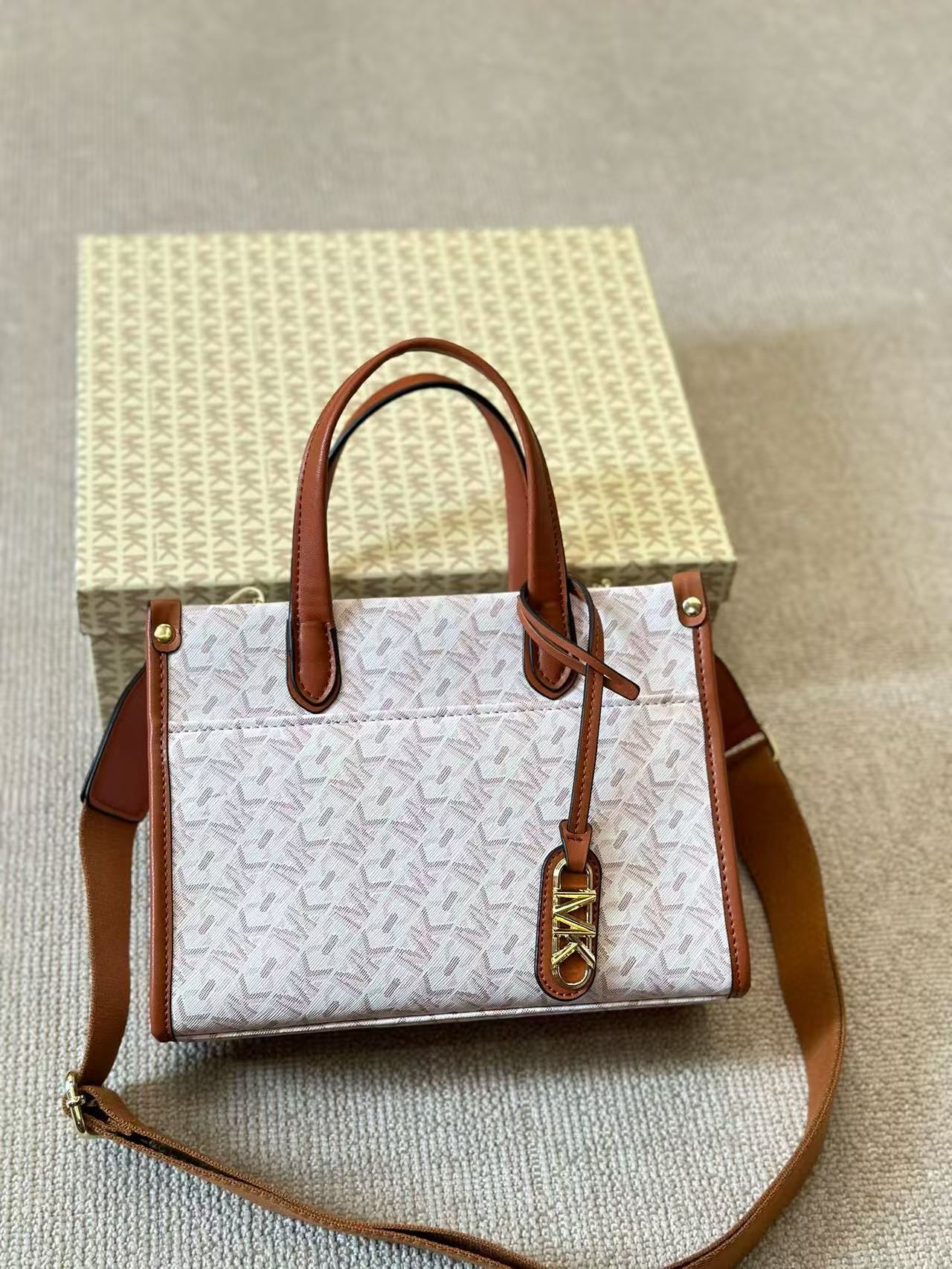 Yepyeni Michael Kors Tote Çant - Women'S Tote Bags Michael Kors incelemesi ve fiyatı