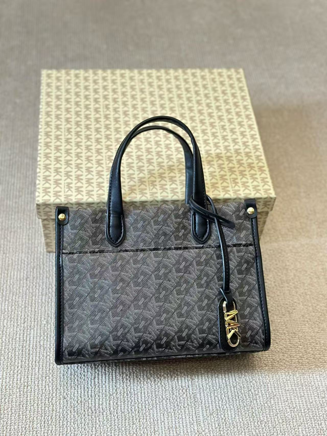 Yepyeni Michael Kors Tote Çant - Women'S Tote Bags Michael Kors incelemesi ve fiyatı