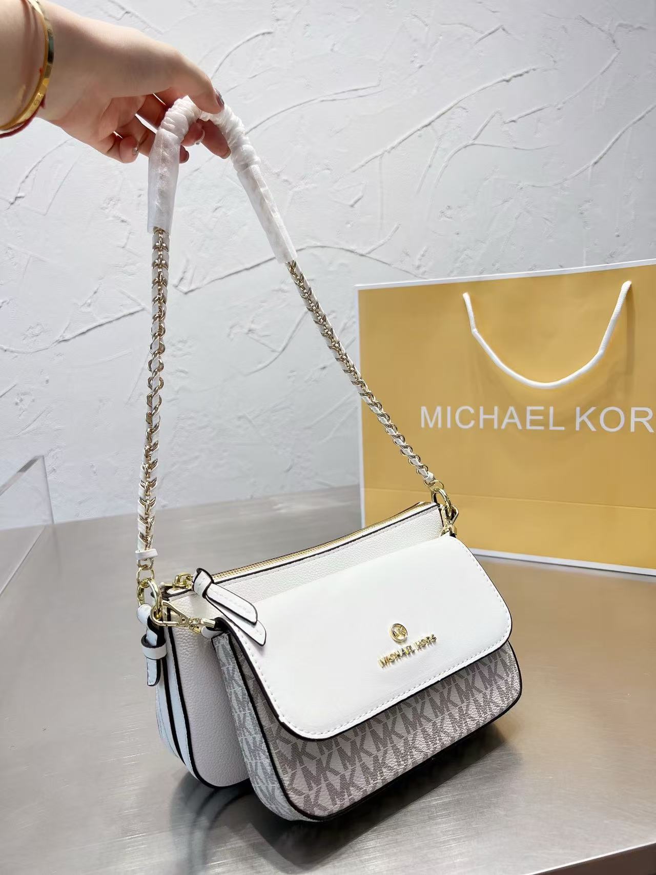 Yepyeni Michael Kors Ole Jet S - Women'S Bags Of Michael Kors incelemesi ve fiyatı