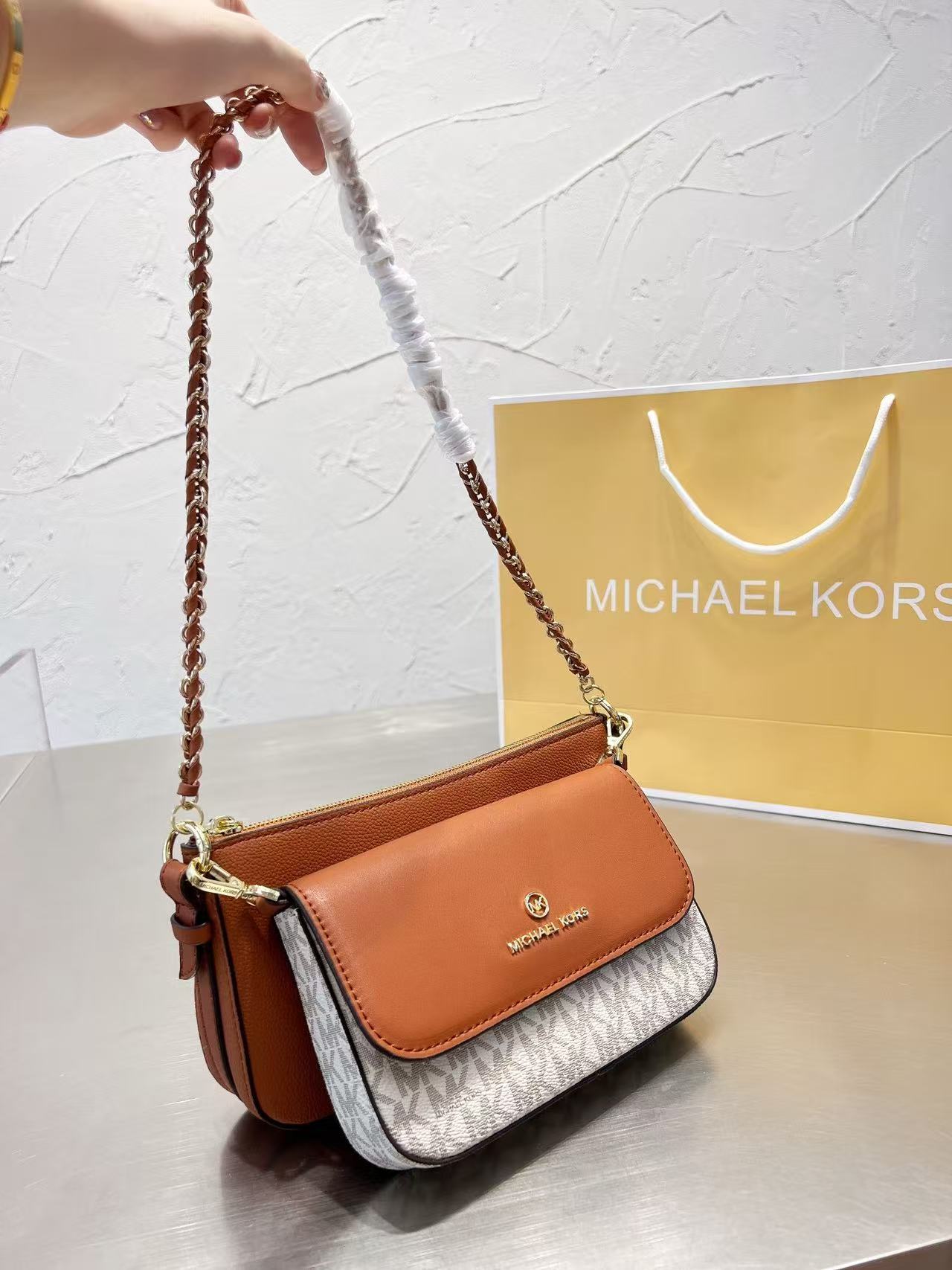 Yepyeni Michael Kors Ole Jet S - Women'S Bags Of Michael Kors incelemesi ve fiyatı